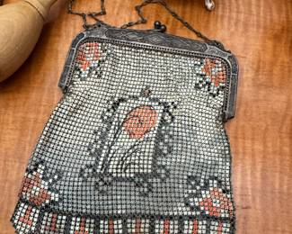Beautiful antique chain mesh purse in great condition!