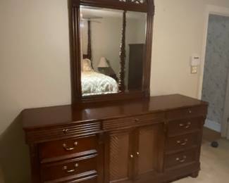 Gorgeous Lexington "Nautica" Ladies dresser with mirror.