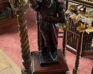 statue