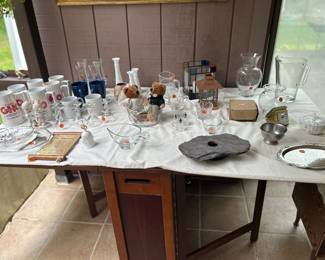 Many household items throughout house