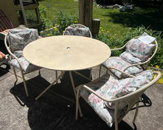 Patio table and 4 chairs w/pads