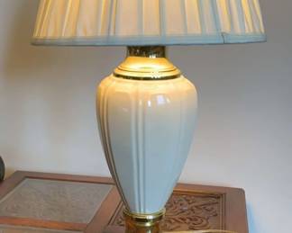 Ceramic table lamp