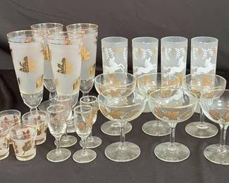  005 Vintage Festive Holiday Spirit Decorative Glassware