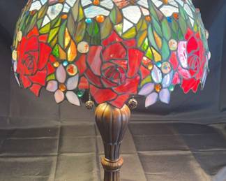 River of Roses Collection Tiffany Style Table Lamp