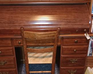 Roll Top Desk w Key
