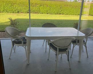 Nice lanai dining set