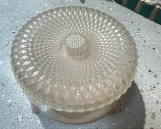 Dusting Powder Footed Container