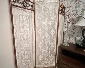 Victorian Bamboo/Lace Movable Room Divider