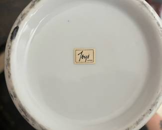 Toyo Japanese Gold/Cream Floral Porcelain Ginger Jar