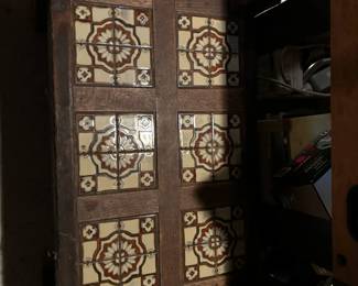 Inlay tile table