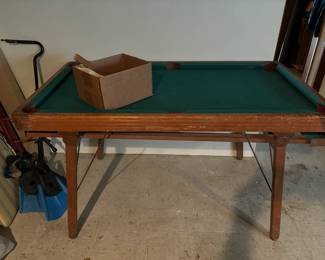 Vintage childs folding Billiards Table: Includes balls