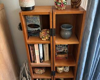 Folding shelves and decor