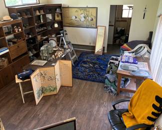 A room full of items