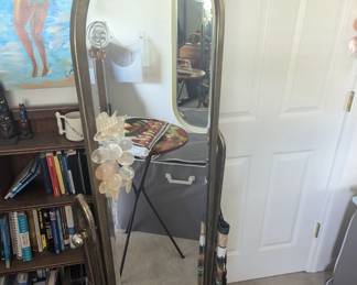 Standing mirror 
