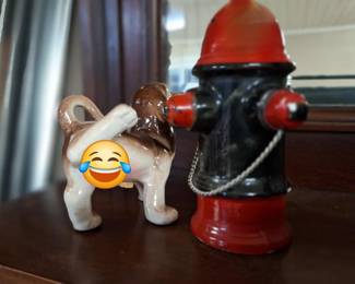 Dog and fire hydrant salt/pepper shakers