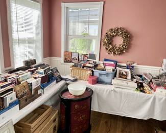 Set of 3 Pyrex bowls, very old $40