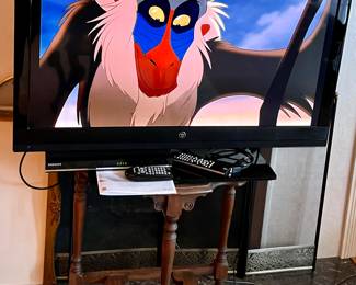 Flatscreen color TV two remotes Woun with the Samsung DVD player $100 for both