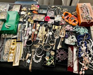 Lots of jewelry
