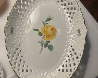 MEISSEN Reticulated Oval bowl
