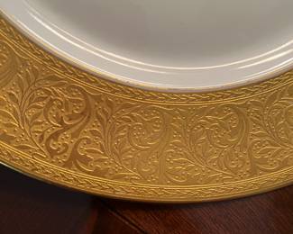 Vintage Gold Encrusted
Heinrich & Co Selb Bavaria Scroll Floral Dinner Plate