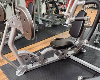 Hoist V Elite with Leg Press