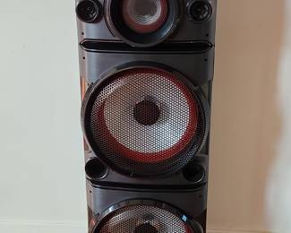 iPhoeix dj mixer and speaker