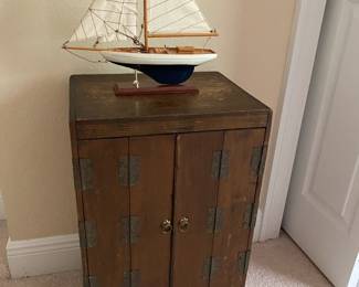 #3 - $160 - Japanese small cabinet 15x12x24