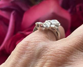 B- $475 Vintage 14kt white gold Bow ring, cluster, mine cut diamonds. 4.1 gr . Size 4 3/4"