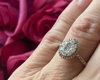 E- $250 Approx 1 ct  cluster ring - 10 kt gold 2.39 gr - size 7 