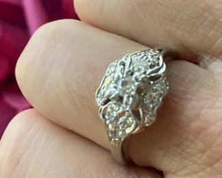 G- $600 Vintage platinum ring mine cuts, single cuts, and full cuts diamonds. 90% platinum. 6.3 grams. SIZE to be checked. 