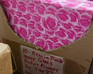 LOT OF PICTURE FRAMES