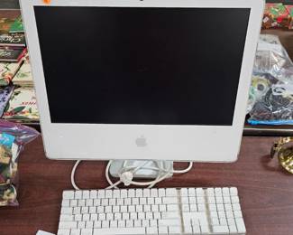 APPLE COMPUTER MONITOR AND KEYBOARD