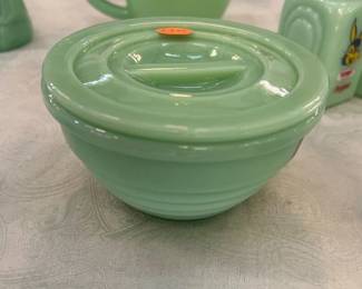 JADEITE BOWL WITH LID