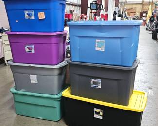 LOT OF PLASTIC STORAGE TOTES