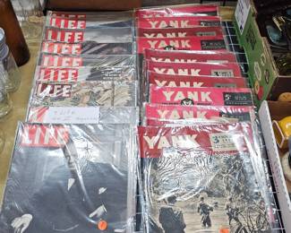 LOT OF VINTAGE LIFE / YANK MAGAZINES
