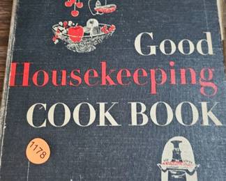 VINTAGE 1957 GOOD HOUSEKEEPING COOKBOOK