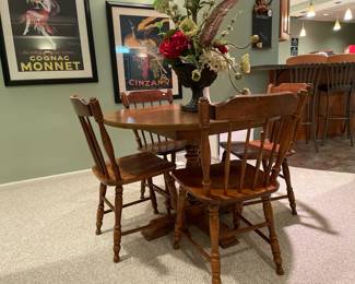 Moosehead Dining Set