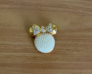 Minnie Disney pin broach