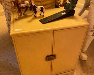 Corner shelf, porcelain horses, frog doorstop