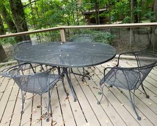 Woodard style patio metal table and 4 chair set 