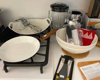 Pampered Chef Butter Bar Board & Cookie Press