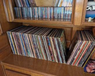 MANY RECORDS & CD'S