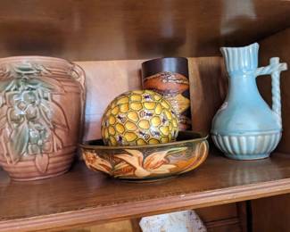 MCCOY & ROSEVILLE POTERY