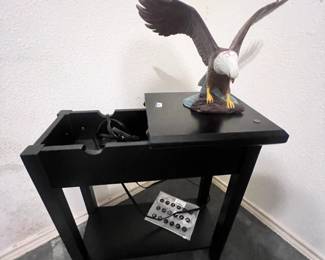 End table with charging station, Eagle figurine