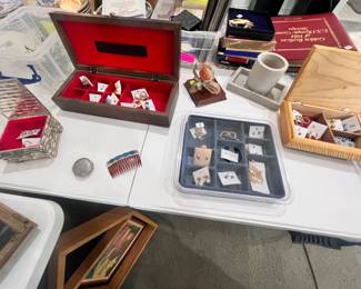 Earings and jewelry boxes