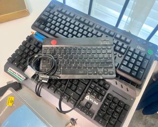 Rechargeable computer keyboards