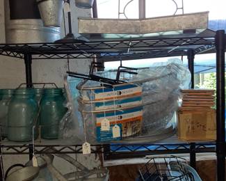 Aluminum Pans, Trays, Buckets