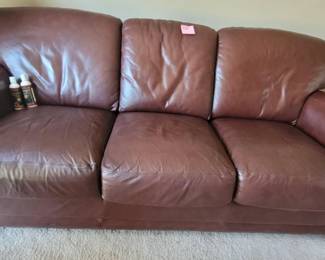 Beautiful leather couch $400 or best offer