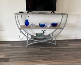 Modern design metal display unit