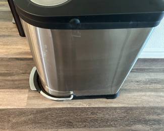 2 bins for recycling